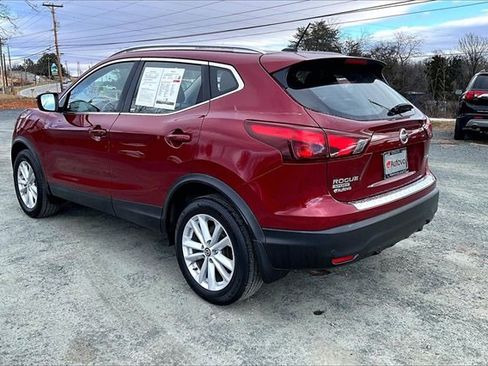 Used 2019 Nissan Rogue Sport SV image 3