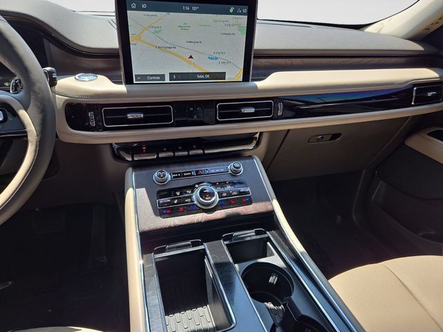 Used 2022 Lincoln Aviator Reserve w/ Elements Package Plus AWD/4WD image 25