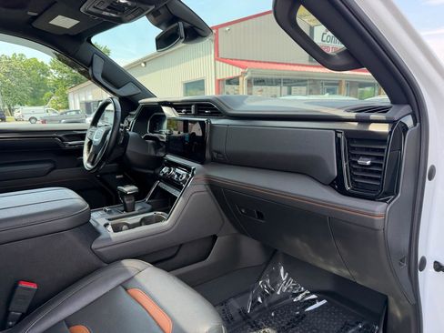 Used 2023 GMC Sierra 1500 AT4 w/ AT4 Preferred Package AWD/4WD image 26