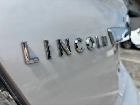 Used 2011 Lincoln MKS FWD image 13