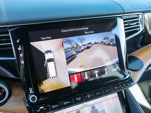 Used 2024 Jeep Grand Wagoneer Series III image 17