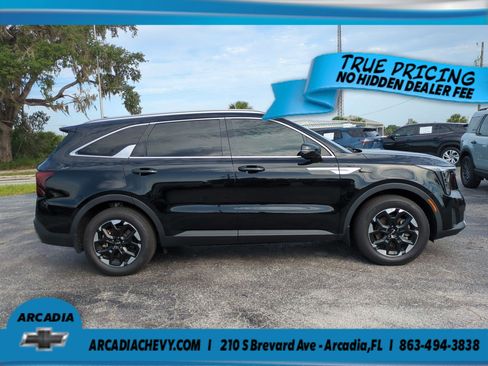 Used 2025 Kia Sorento S FWD image 3