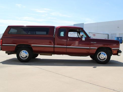 Used 1993 Dodge D/W Truck 250 RWD image 18