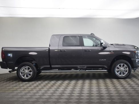 New 2026 RAM 2500 Laramie w/ Sport Appearance Package AWD/4WD image 4