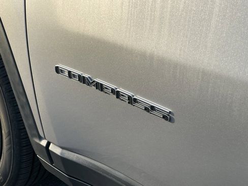 Used 2022 Jeep Compass Latitude w/ Convenience Group image 5