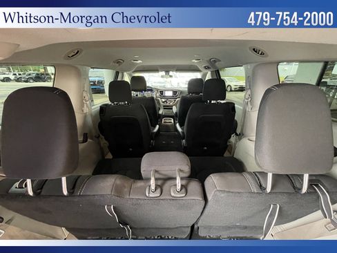 Used 2022 Chrysler Voyager LX image 51