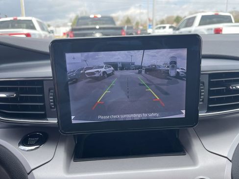 Used 2023 Ford Explorer XLT w/ Equipment Group 202A AWD/4WD image 17