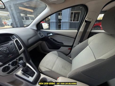 Used 2014 Ford Focus SE FWD image 23