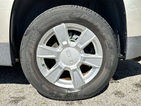 Used 2013 GMC Terrain SLE w/ LPO, Chrome Package image 8