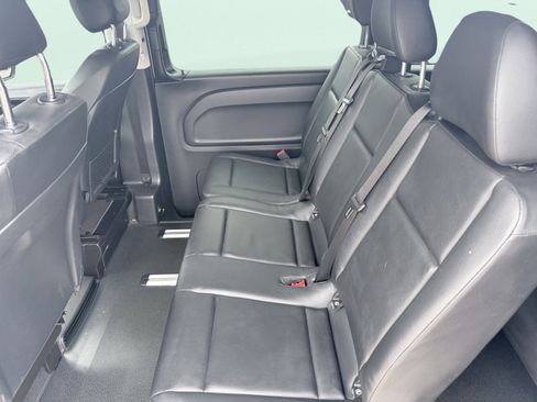 Used 2018 Mercedes-Benz Metris Passenger image 32