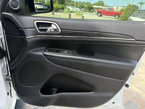 Used 2020 Jeep Grand Cherokee Limited X RWD image 17