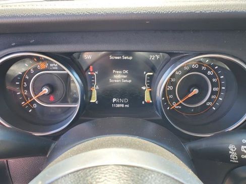 Used 2021 Jeep Wrangler Unlimited Sahara w/ LED Lighting Group AWD/4WD image 8