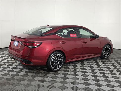 Used 2024 Nissan Sentra SR FWD image 3