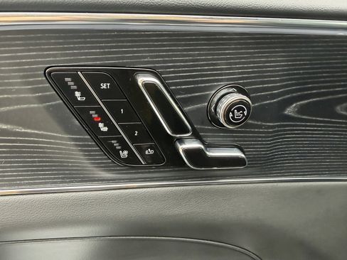 Used 2024 Cadillac Lyriq Luxury w/ LPO, Floor Liner Package AWD/4WD image 19