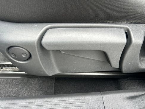 Used 2022 Nissan Rogue S FWD image 17