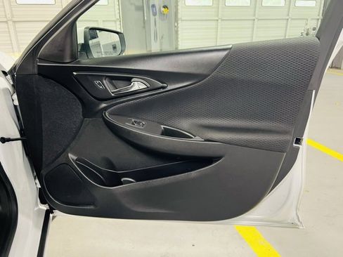 Used 2024 Chevrolet Malibu LT image 34