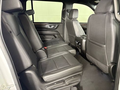 Used 2024 Chevrolet Suburban LT image 22