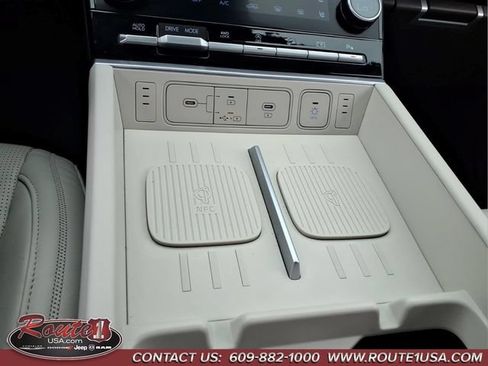 Used 2025 Hyundai Santa Fe Calligraphy AWD/4WD image 34