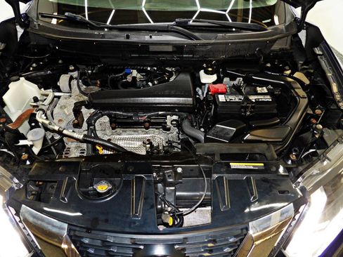 Used 2019 Nissan Rogue SV w/ Premium Package image 24