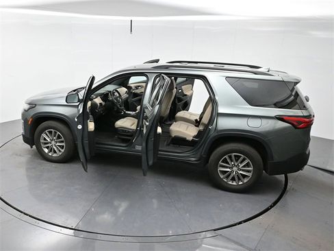 Used 2023 Chevrolet Traverse LT image 44