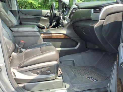 Used 2020 Chevrolet Suburban LT AWD/4WD image 10