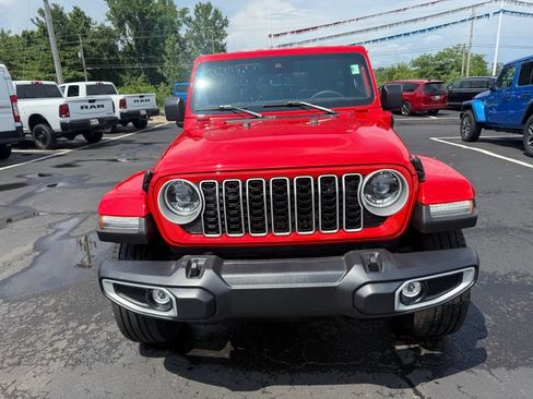 Used 2025 Jeep Wrangler Unlimited Sahara w/ Safety Group AWD/4WD image 9