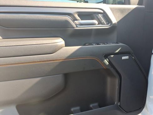 Used 2024 GMC Sierra 2500 AT4 w/ AT4 Premium Plus Package image 19