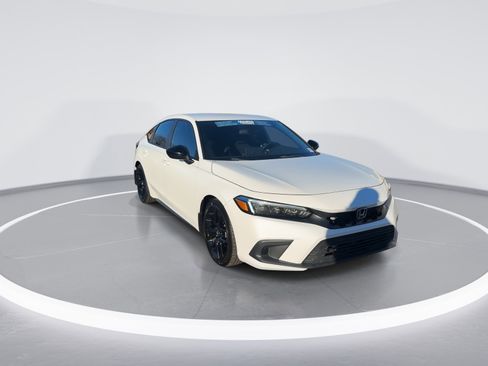 Used 2022 Honda Civic Sport image 2