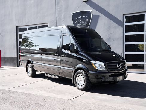 Used 2017 Mercedes-Benz Sprinter 3500 image 11
