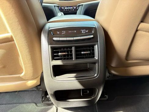 Used 2017 Cadillac XT5 Platinum AWD/4WD image 19