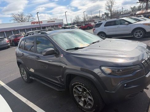Used 2020 Jeep Cherokee Trailhawk image 1