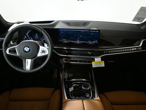 New 2026 BMW X7 xDrive40i w/ M Sport Package AWD/4WD image 17