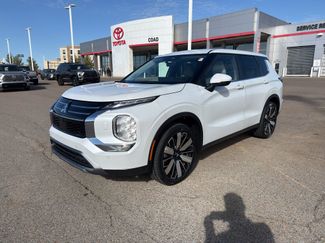 Used 2025 Mitsubishi Outlander SE video 1