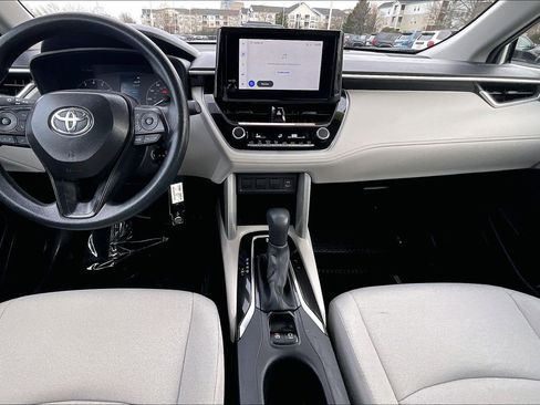 Used 2024 Toyota Corolla Cross L image 13
