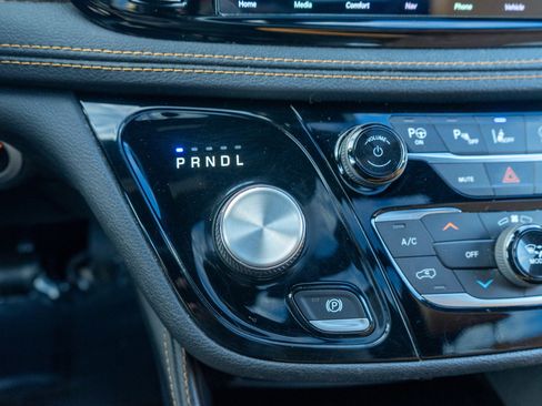 Used 2022 Chrysler Pacifica Pinnacle image 22