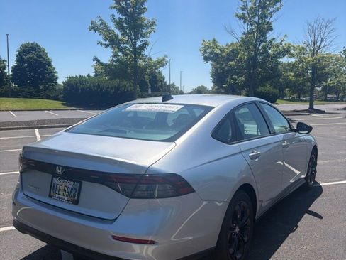 Used 2025 Honda Accord SE image 6
