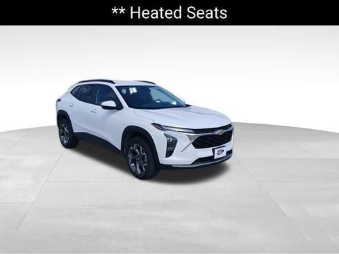 Used 2025 Chevrolet Trax LT w/ Driver Confidence Package FWD image 7