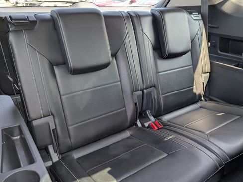 Used 2023 Volkswagen Atlas SEL AWD/4WD image 13