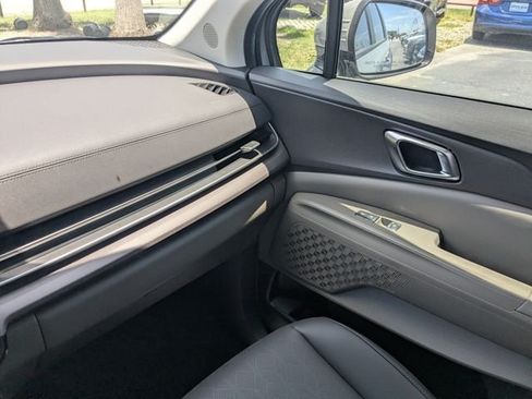 New 2026 Kia Carnival EX FWD image 21