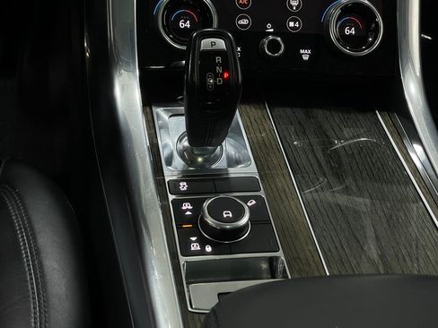 Used 2018 Land Rover Range Rover Sport HSE Dynamic image 30