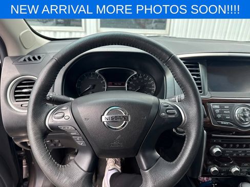 Used 2016 Nissan Pathfinder Platinum AWD/4WD image 12