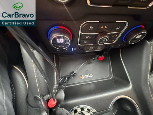 Used 2023 Chevrolet Tahoe Premier AWD/4WD image 14