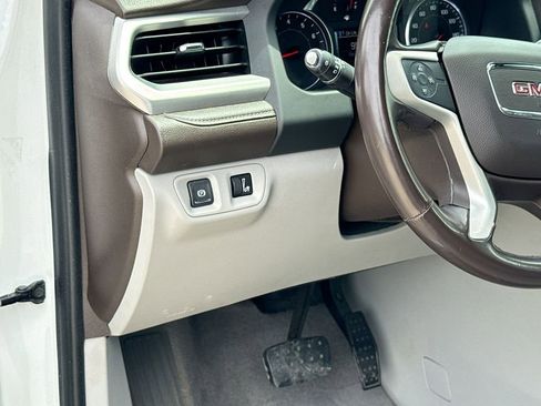 Used 2019 GMC Acadia SLT FWD image 17