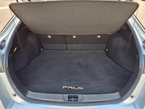 Used 2018 Toyota Prius Two image 6