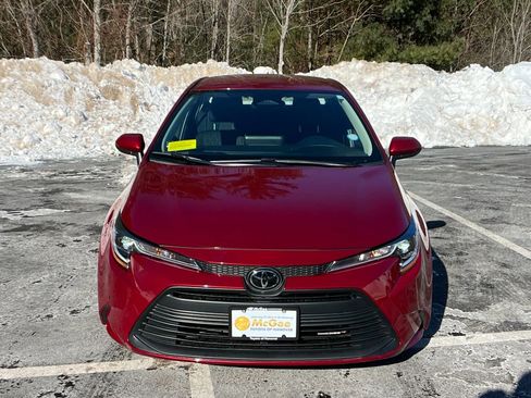 Used 2025 Toyota Corolla LE image 8