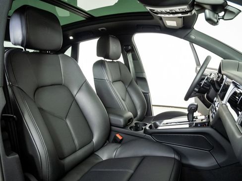 New 2026 Porsche Macan AWD/4WD image 24