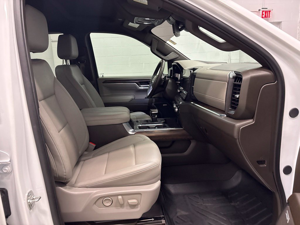 Used 2025 GMC Sierra 1500 SLT w/ SLT Premium Package AWD/4WD image 40