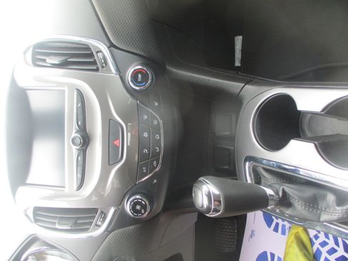 Used 2017 Chevrolet Cruze LT w/ Convenience Package image 12