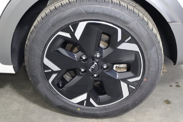 Certified 2023 Kia Niro Wave FWD image 39