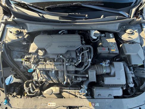 Used 2025 Hyundai Elantra SEL image 31